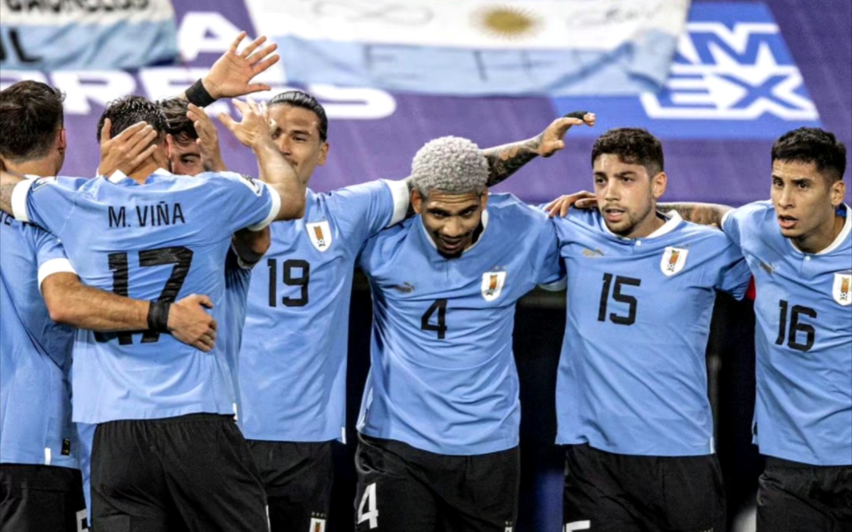 开云体育APP下载-场面火爆！美洲杯观众席沸腾不已