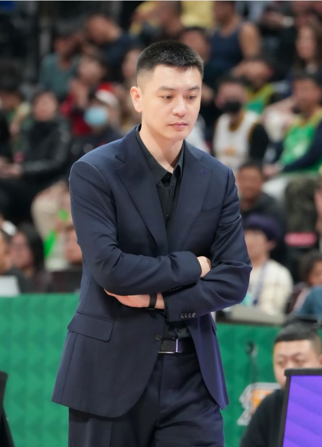 开云体育登录-四川队翻盘湖人，高诗岩刷新纪录