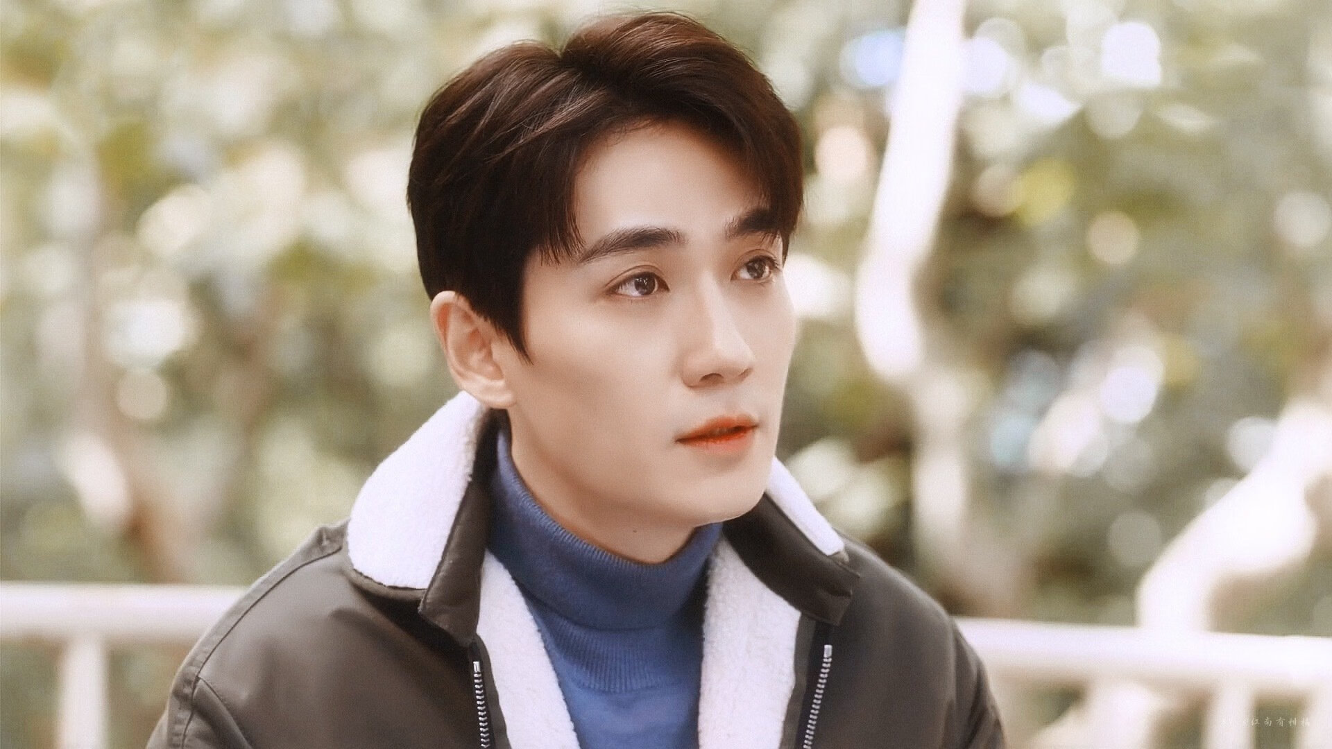 开云体育中国-当佛罗伦萨的细密针脚遇见尼斯的地中海阳光，哈兰德的重锤在平行时空砸下回响