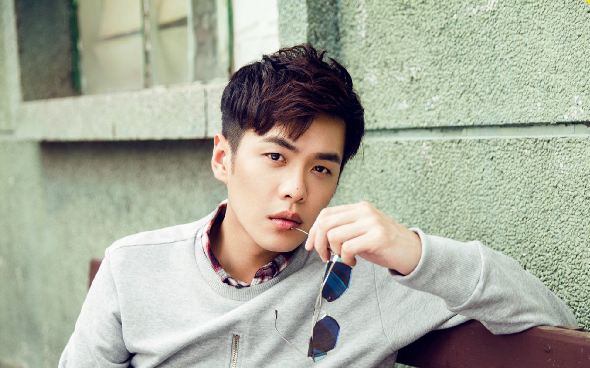 双面叙事，手术刀般的一剑封喉，与机器般的整体碾轧—论英雄主义足球与系统足球的极致之美