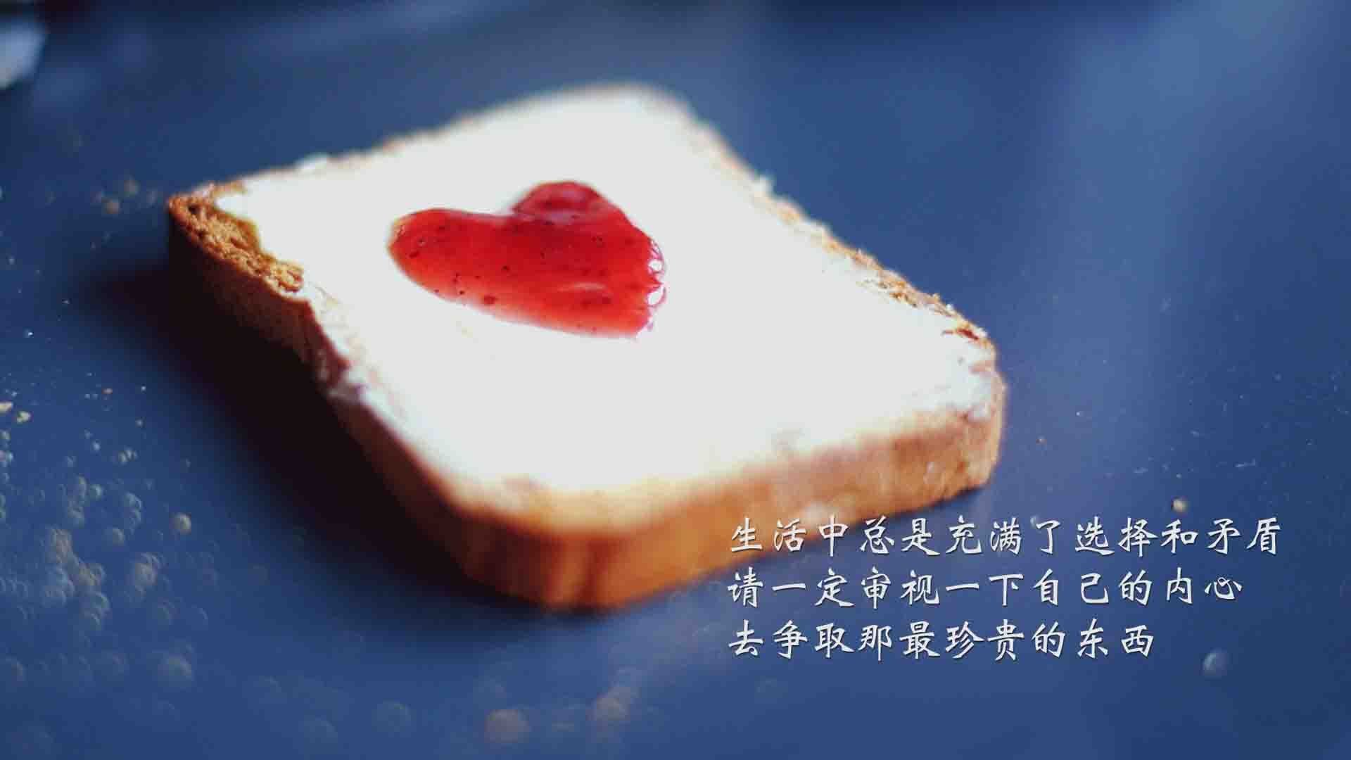 开云体育APP下载-欧冠半决赛之夜，当弗拉霍维奇以唯一定义中锋，中场脉搏在他脚下跳动