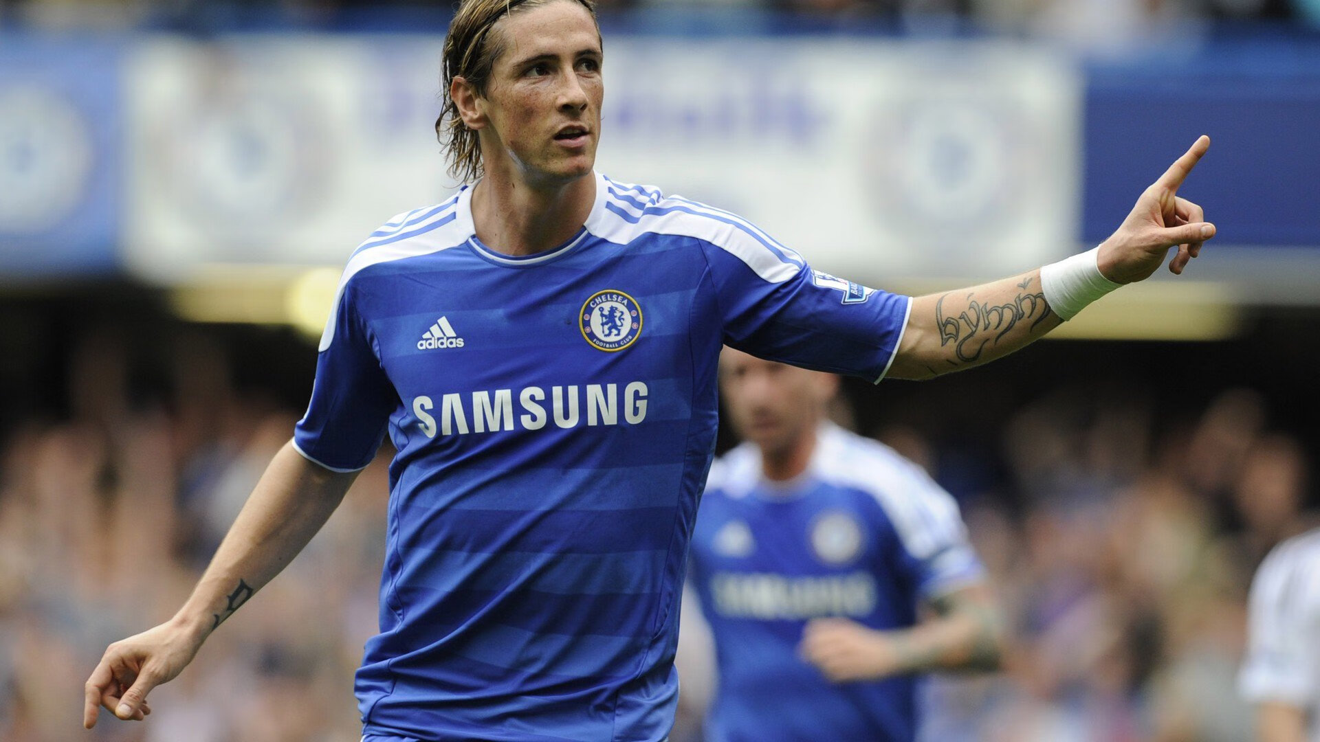 开云体育官网-跨界联动，2026世界杯焦点战成湖人争冠新动力？詹姆斯观战世界杯激发球队战胜雷霆